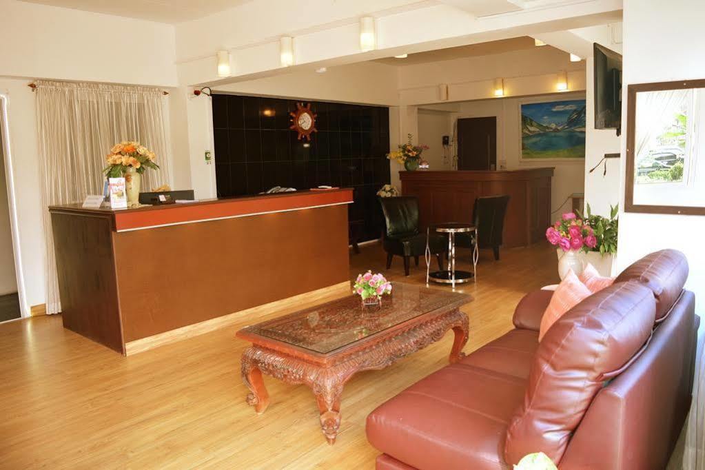 Phuket Hotel De Ratt מראה חיצוני תמונה