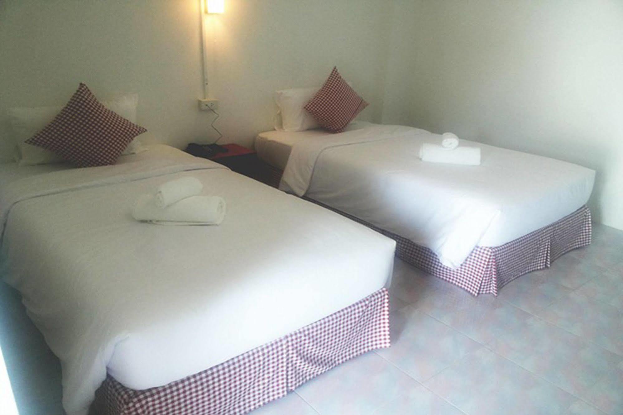 Phuket Hotel De Ratt מראה חיצוני תמונה