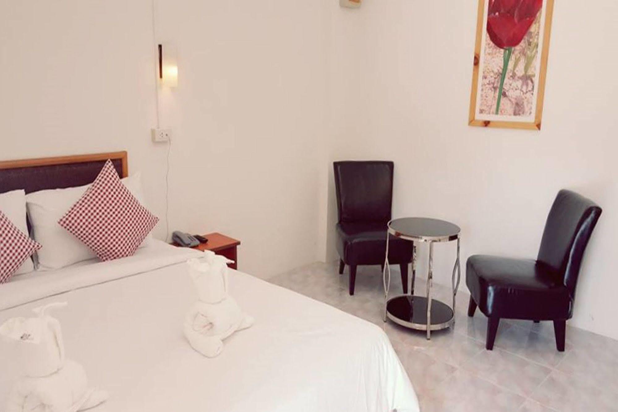 Phuket Hotel De Ratt מראה חיצוני תמונה