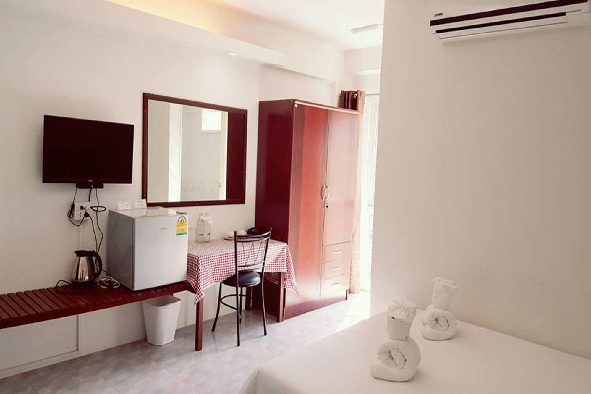 Phuket Hotel De Ratt מראה חיצוני תמונה